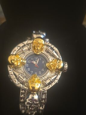 Skull Watch